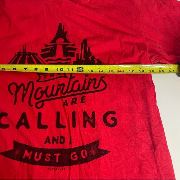 Disney Mountains Tee Size L Men's Unisex Superluxe Red Disneyland Disney World - Picture 2 of 6